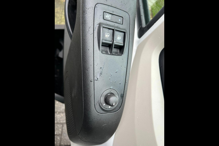 Peugeot Boxer 335 2.2 BlueHDi 140 L3H2 Premium Camera Airco Navi