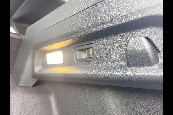 Ford Explorer Premium Extended Range RWD 77 kWh 286pk | Panorama Dak | Driver assistance Pack | Trekhaak wegklapbaar | AGR stoelen