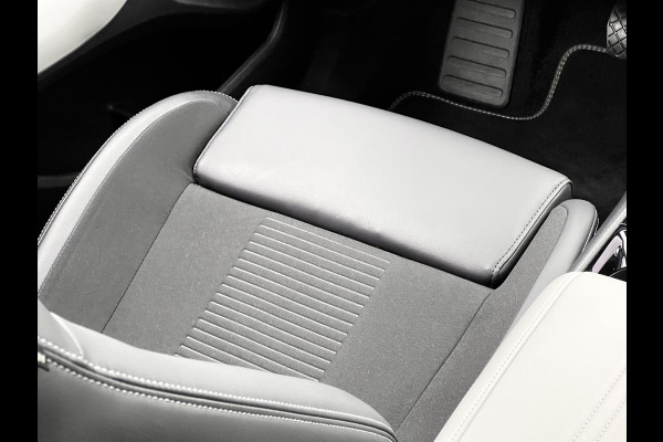 Ford Explorer Premium Extended Range RWD 77 kWh 286pk | Panorama Dak | Driver assistance Pack | Trekhaak wegklapbaar | AGR stoelen