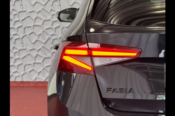 Škoda Fabia 1.0 TSI 116PK MONTE CARLO BLACK CAMERA LED STOEL/STUUR VERW ADAP, CRUISE VIC.COCKPIT 03/2025