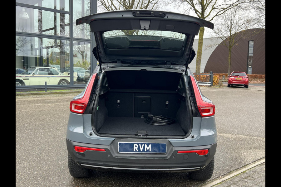 Volvo XC40 Recharge Core 70 kWh VAN: 33.900,- VOOR: 30.877,- UW EINDEJAARSVOORDEEL: 3.023,- | ACHTERUITRIJCAMERA | APPLE CARPLAY | CRUISE CONTROL | DRAADLOZE TELEFOON LADER |