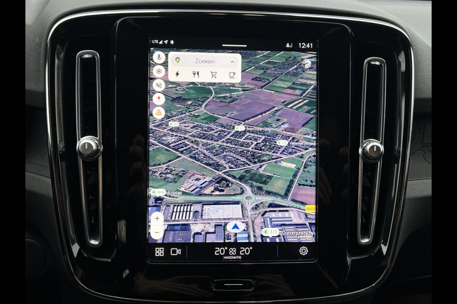 Volvo XC40 Recharge Core 70 kWh VAN: 33.900,- VOOR: 30.877,- UW EINDEJAARSVOORDEEL: 3.023,- | ACHTERUITRIJCAMERA | APPLE CARPLAY | CRUISE CONTROL | DRAADLOZE TELEFOON LADER |