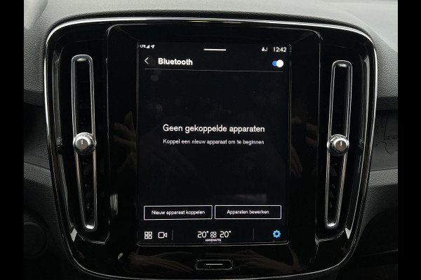 Volvo XC40 Recharge Core 70 kWh VAN: 33.900,- VOOR: 30.877,- UW EINDEJAARSVOORDEEL: 3.023,- | ACHTERUITRIJCAMERA | APPLE CARPLAY | CRUISE CONTROL | DRAADLOZE TELEFOON LADER |