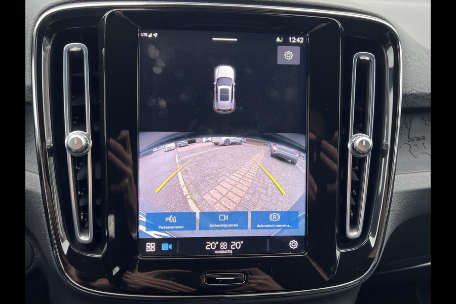 Volvo XC40 Recharge Core 70 kWh VAN: 33.900,- VOOR: 30.877,- UW EINDEJAARSVOORDEEL: 3.023,- | ACHTERUITRIJCAMERA | APPLE CARPLAY | CRUISE CONTROL | DRAADLOZE TELEFOON LADER |
