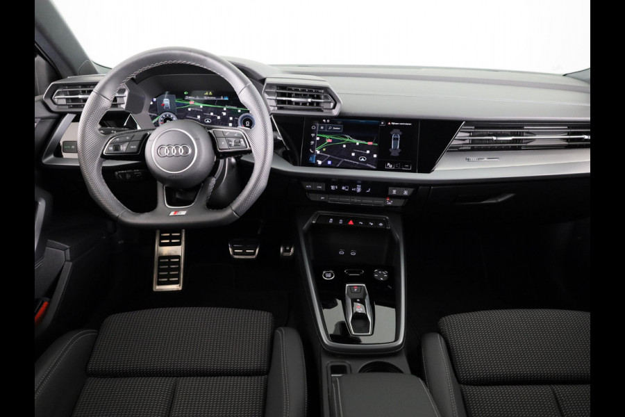 Audi A3 Sportback 35 TFSI S edition 150 pk S-tronic | Private lease vanaf € 670,- pm | Navigatie | Parkeersensoren (Park assist) | Apple Carplay/Android Auto | S-Line |