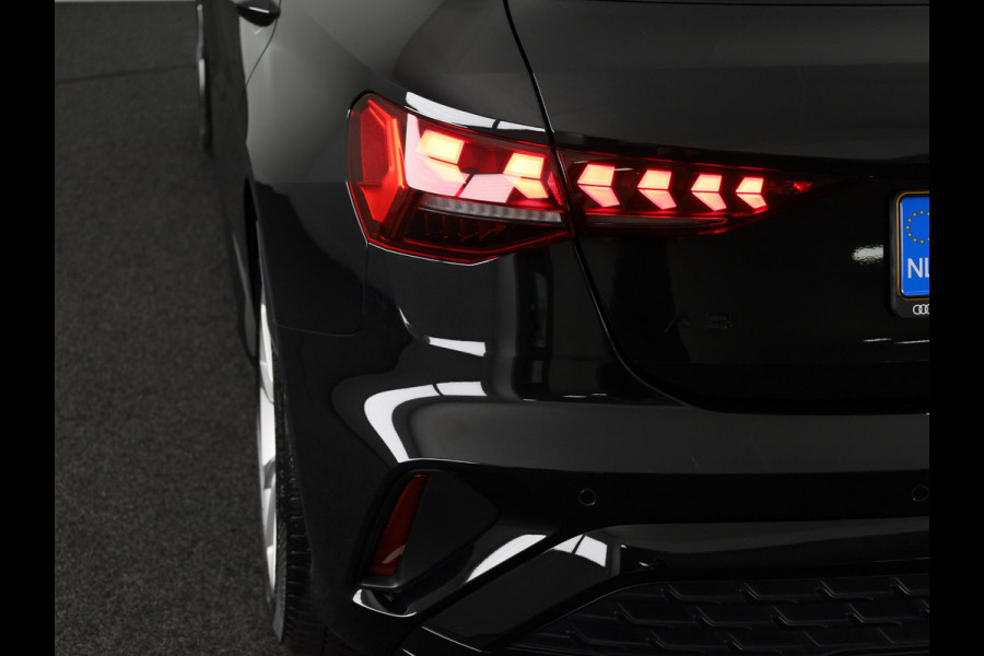 Audi A3 Sportback 35 TFSI S edition 150 pk S-tronic | Private lease vanaf € 670,- pm | Navigatie | Parkeersensoren (Park assist) | Apple Carplay/Android Auto | S-Line |