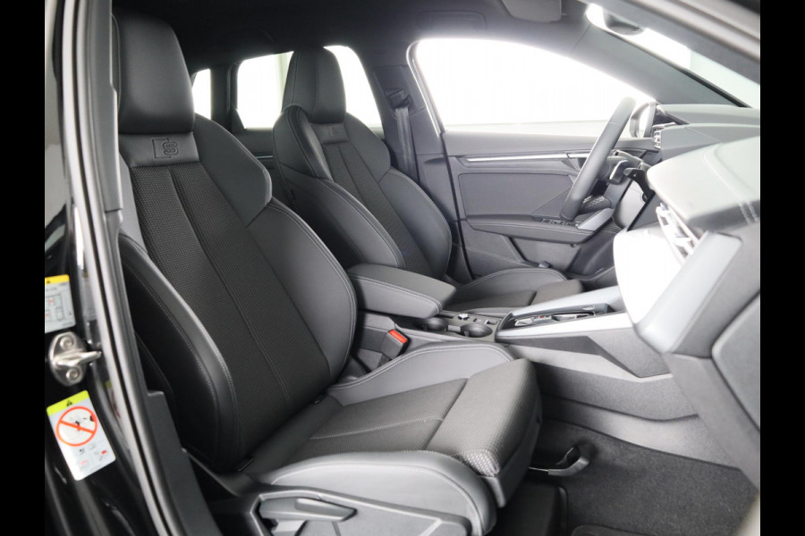 Audi A3 Sportback 35 TFSI S edition 150 pk S-tronic | Private lease vanaf € 670,- pm | Navigatie | Parkeersensoren (Park assist) | Apple Carplay/Android Auto | S-Line |