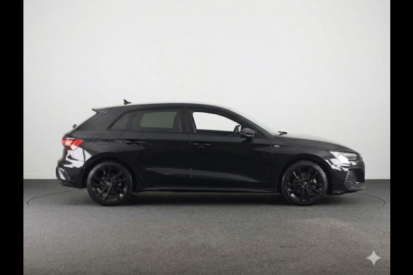 Audi A3 Sportback 35 TFSI S edition 150 pk S-tronic | Private lease vanaf € 670,- pm | Navigatie | Parkeersensoren (Park assist) | Apple Carplay/Android Auto | S-Line |