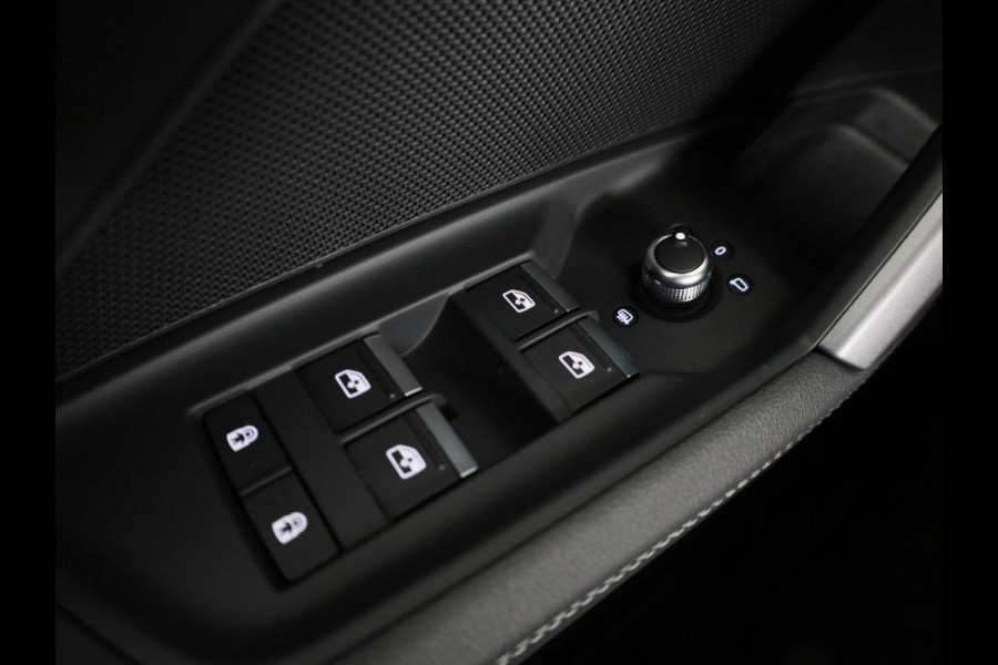 Audi A3 Sportback 35 TFSI S edition 150 pk S-tronic | Private lease vanaf € 670,- pm | Navigatie | Parkeersensoren (Park assist) | Apple Carplay/Android Auto | S-Line |