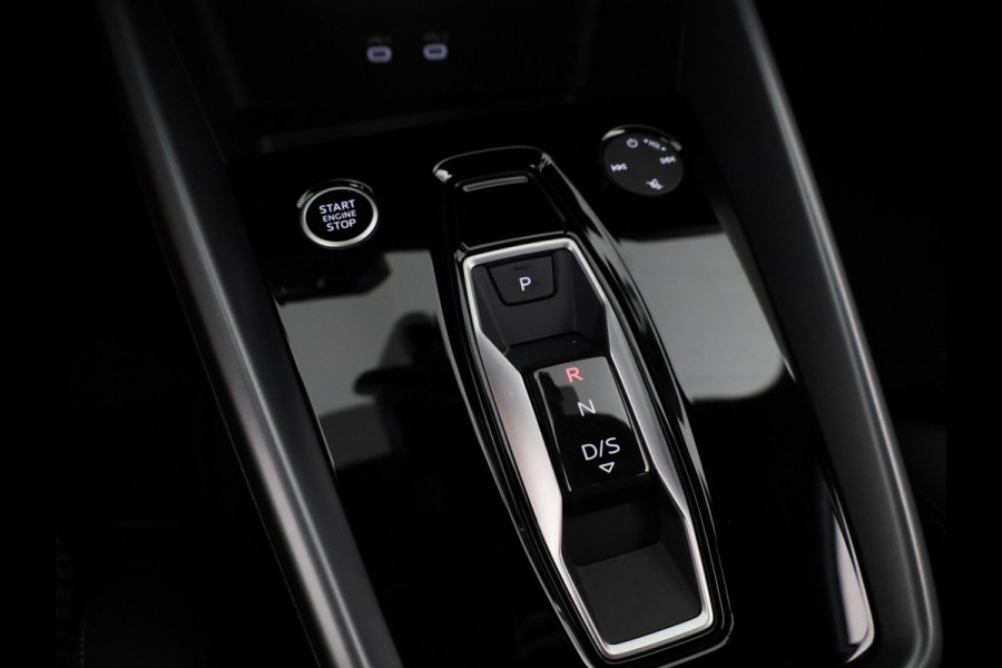 Audi A3 Sportback 35 TFSI S edition 150 pk S-tronic | Private lease vanaf € 670,- pm | Navigatie | Parkeersensoren (Park assist) | Apple Carplay/Android Auto | S-Line |