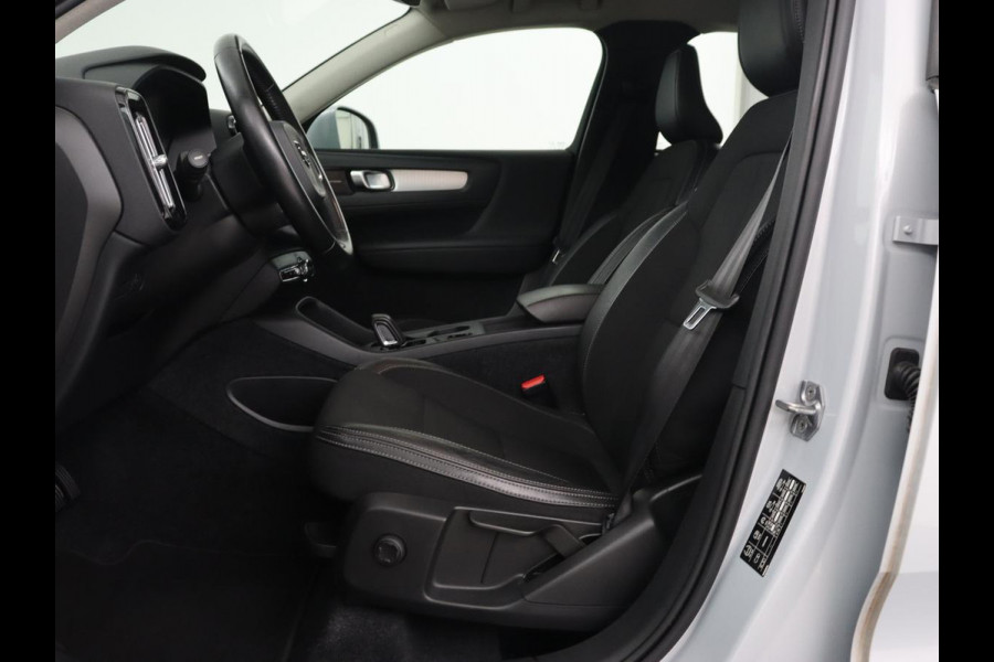 Volvo XC40 1.5 T5 Recharge Momentum Pro | Harman/Kardon | Camera | Carplay | Half leder | Navigatie | Cruise control | Climate control | Parkeerhulp | Full LED | PHEV | Plug In