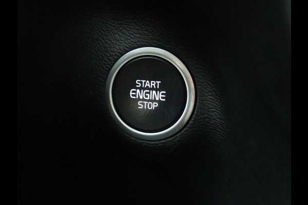 Volvo XC40 1.5 T5 Recharge Momentum Pro | Harman/Kardon | Camera | Carplay | Half leder | Navigatie | Cruise control | Climate control | Parkeerhulp | Full LED | PHEV | Plug In