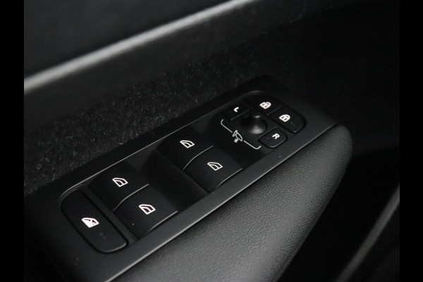 Volvo XC40 1.5 T5 Recharge Momentum Pro | Harman/Kardon | Camera | Carplay | Half leder | Navigatie | Cruise control | Climate control | Parkeerhulp | Full LED | PHEV | Plug In