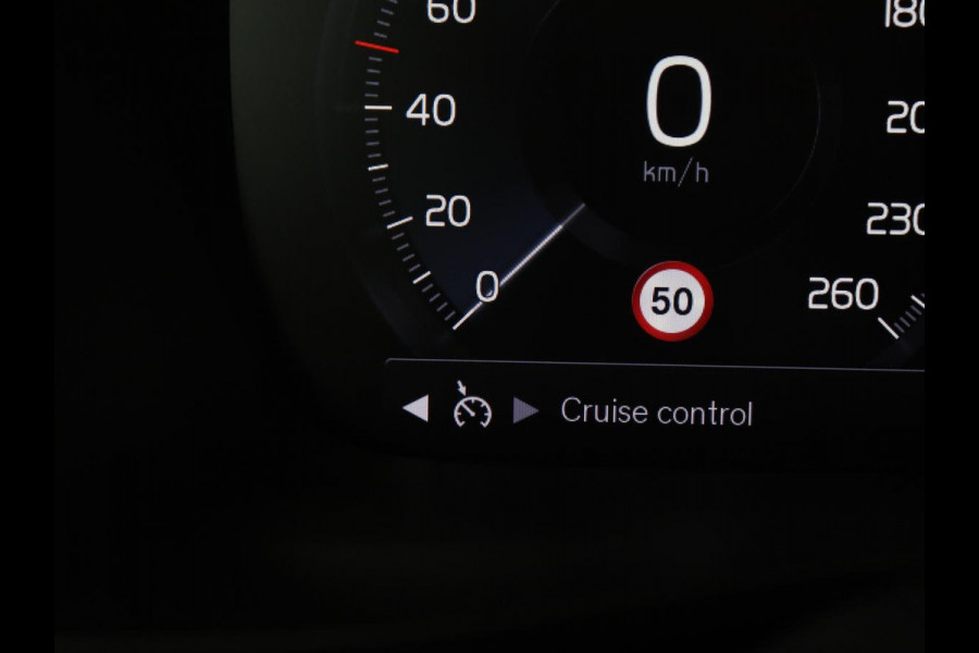 Volvo XC40 1.5 T5 Recharge Momentum Pro | Harman/Kardon | Camera | Carplay | Half leder | Navigatie | Cruise control | Climate control | Parkeerhulp | Full LED | PHEV | Plug In