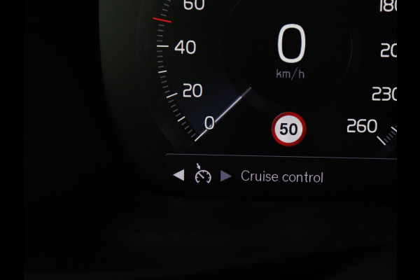 Volvo XC40 1.5 T5 Recharge Momentum Pro | Harman/Kardon | Camera | Carplay | Half leder | Navigatie | Cruise control | Climate control | Parkeerhulp | Full LED | PHEV | Plug In