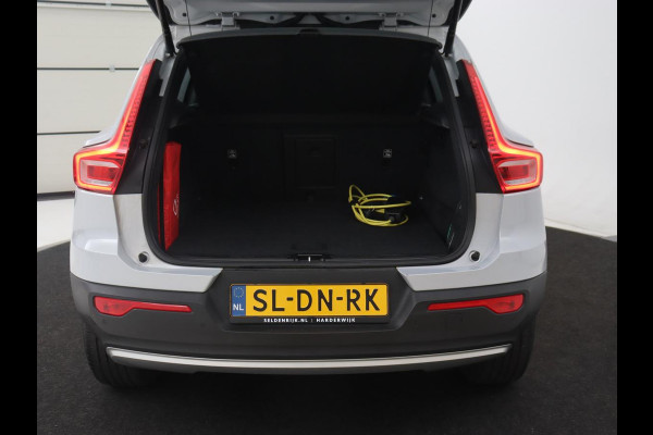 Volvo XC40 1.5 T5 Recharge Momentum Pro | Harman/Kardon | Camera | Carplay | Half leder | Navigatie | Cruise control | Climate control | Parkeerhulp | Full LED | PHEV | Plug In