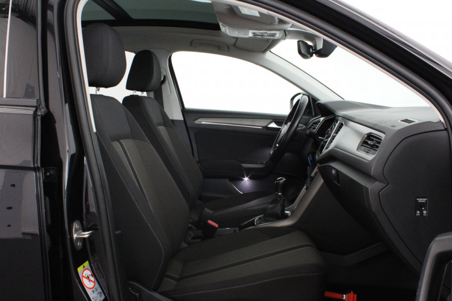 Volkswagen T-Roc 1.0 TSI Style Panorama.schuif/Camera/Adapt.cruise/18 inch...