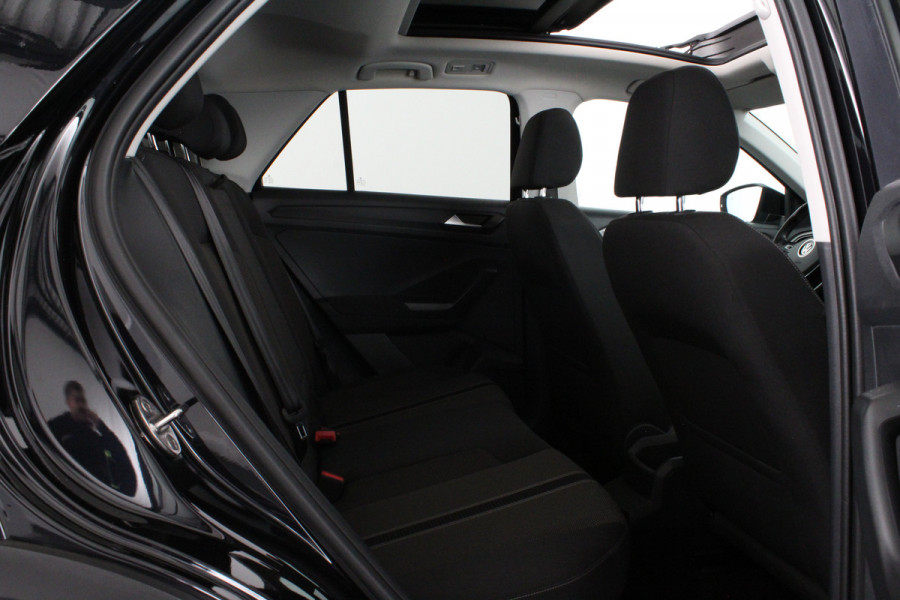Volkswagen T-Roc 1.0 TSI Style Panorama.schuif/Camera/Adapt.cruise/18 inch...