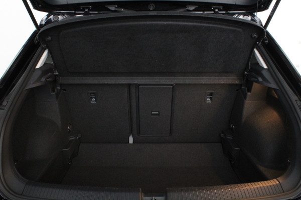 Volkswagen T-Roc 1.0 TSI Style Panorama.schuif/Camera/Adapt.cruise/18 inch...