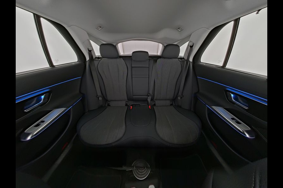 Mercedes-Benz E-Klasse Estate 300 e Plug-In Hybride Adtion Avantgarde | Trekhaak | Head-up-Display | Distronic | Memory Voorstoelen. Inclusief 24 maanden MB Certified garantie voor Europa.