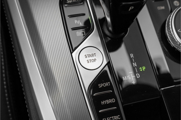 BMW X5 xDrive45e Driving Assist Plus H/K HUD Trekhaak