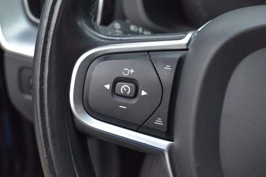 Volvo XC60 D4 190PK Automaat AWD Momentum | Trekhaak | Standkachel | Leder | Stoelverwarming