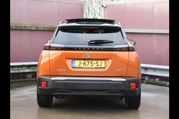 Peugeot e-2008 EV GT Première 1 fase 50 kWh SOH 92,9% | SCHUIF- KANTELDAK | NAVI & CARPLAY | ACHTERUITRIJCAMERA MET SENSOREN | E.C.C. |