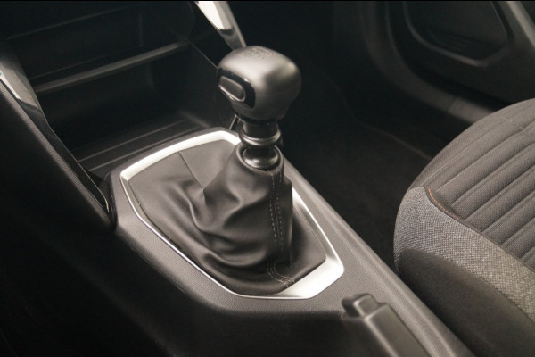 Peugeot 2008 1.2 PureTech 130pk Active Pack -NAVI-CAM-PDC-