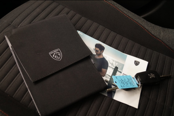 Peugeot 2008 1.2 PureTech 130pk Active Pack -NAVI-CAM-PDC-