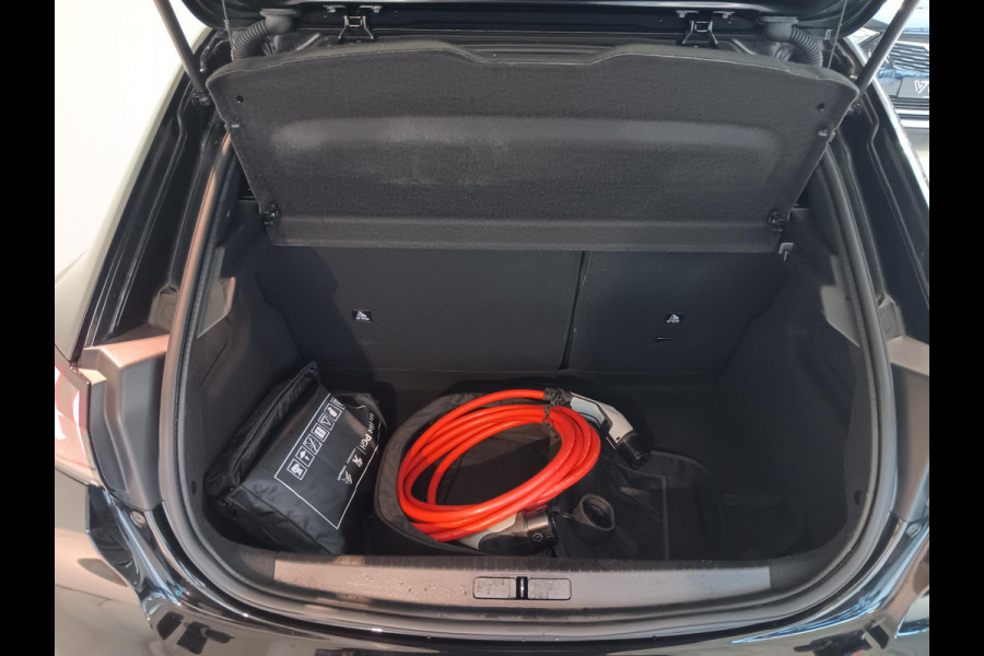 Peugeot e-208 EV Allure Pack 50 kWh Apple Carplay/Android Auto | Achteruitrijcamera | Climate Control