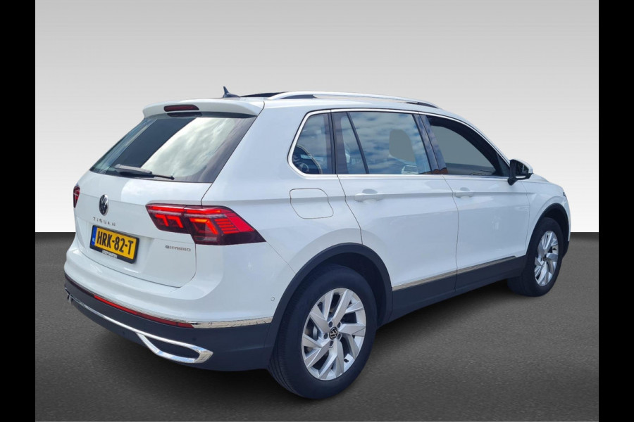 Volkswagen Tiguan 1.4 TSI eHybrid R-Line Business+ | PHEV | volleder | schuifdak | Virtual Cockpit | blind-spot