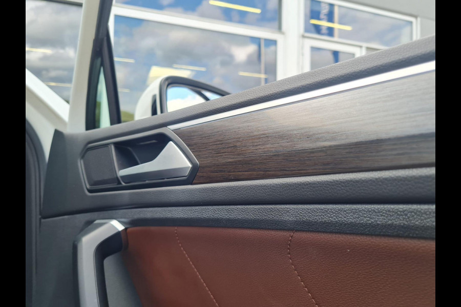 Volkswagen Tiguan 1.4 TSI eHybrid R-Line Business+ | PHEV | volleder | schuifdak | Virtual Cockpit | blind-spot