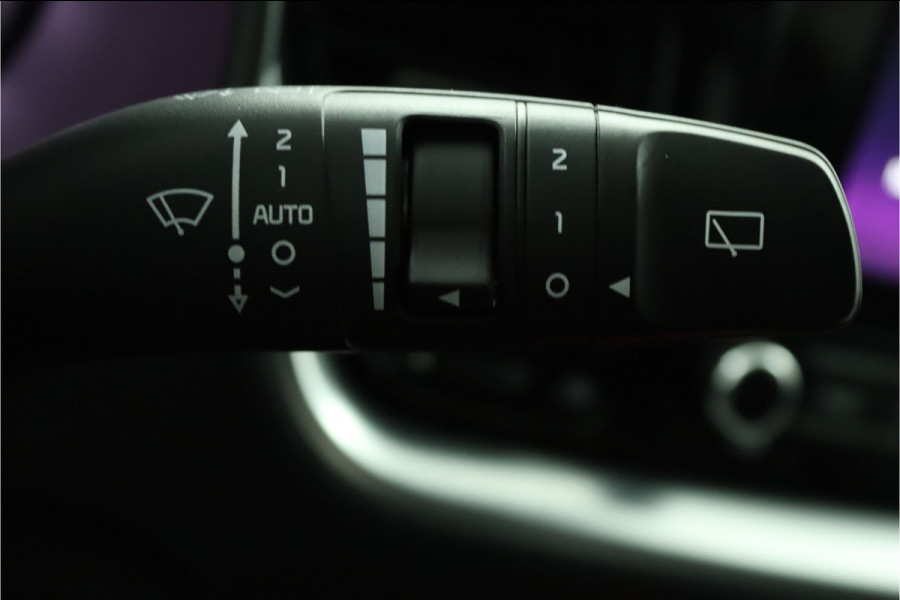 Kia Stonic 1.0 T-GDi MHEV GT-Line Apple Carplay/Android Auto - Cruise Control - LED Koplampen - Navigatie - Stuur/Stoelverwarming - Fabrieksgarantie tot 10-2031