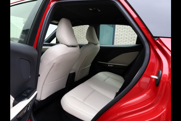 Lexus LBX 1.5 Elegant 2WD | Tech Pack | Leder | El. Achterklep | Stoelverwarming