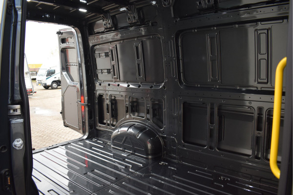 Volkswagen Crafter 2.0 TDI L3H3 Exclusive MY 2025 AUTOMAAT TREKHAAK