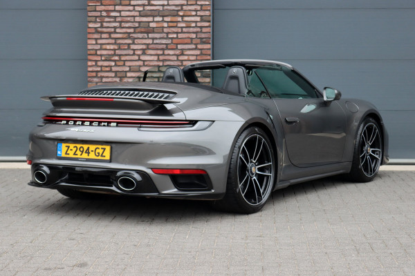 Porsche 911 992 Cabrio 3.8 Turbo S | Keramisch | Vierwielbesturing | Burmester High End | Adaptive Cruise Control | Liftsysteem | Sport Chrono | 18-wegs Memory | PASM | Sportuitlaat |