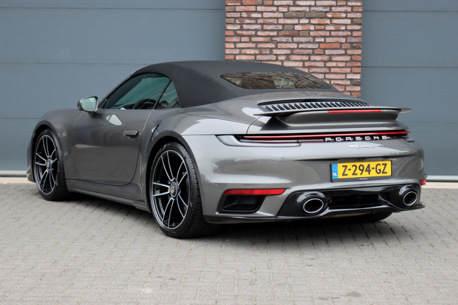 Porsche 911 992 Cabrio 3.8 Turbo S | Keramisch | Vierwielbesturing | Burmester High End | Adaptive Cruise Control | Liftsysteem | Sport Chrono | 18-wegs Memory | PASM | Sportuitlaat |