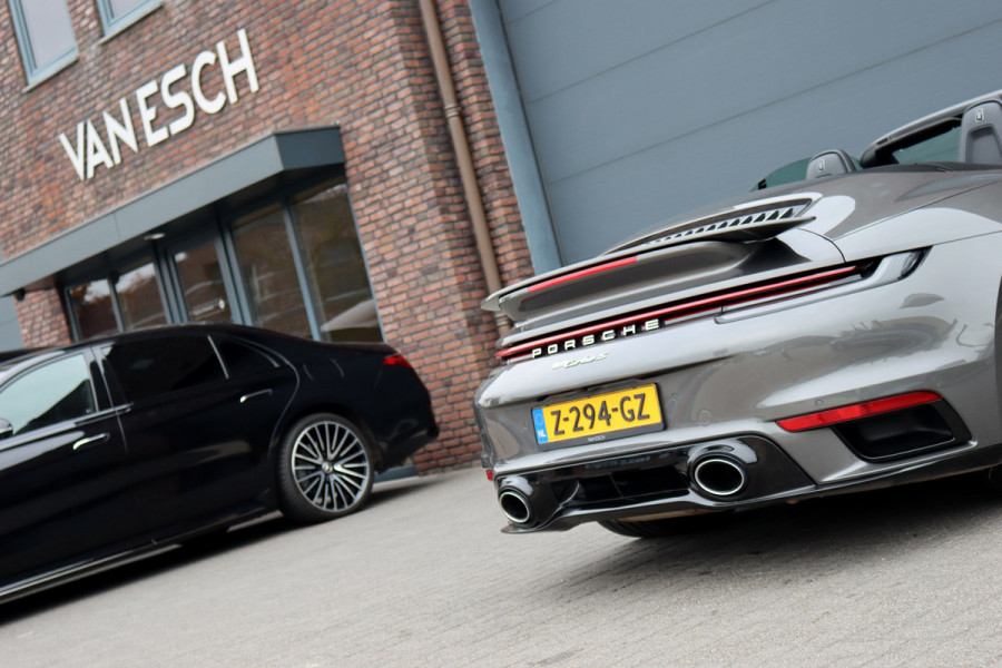 Porsche 911 992 Cabrio 3.8 Turbo S | Keramisch | Vierwielbesturing | Burmester High End | Adaptive Cruise Control | Liftsysteem | Sport Chrono | 18-wegs Memory | PASM | Sportuitlaat |