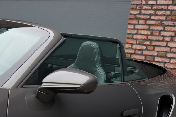 Porsche 911 992 Cabrio 3.8 Turbo S | Keramisch | Vierwielbesturing | Burmester High End | Adaptive Cruise Control | Liftsysteem | Sport Chrono | 18-wegs Memory | PASM | Sportuitlaat |