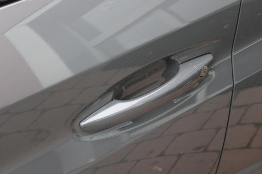 Peugeot 208 1.2 Hybrid 145PK e-DCS6 GT | NAVIGATIE | DRAADLOZE APPLE CARPLAY/ANDROID AUTO | CAMERA VOOR + ACHTER | FULL LED KOPLAMPEN | LICHTMETALEN VELGEN 17" | DODEHOEK DETECTIE | DRAADLOZE TELEFOONLADER | KEYLESS ENTRY/START | DAB+ RADIO | ADAPTIVE CRUISE CONTROL |