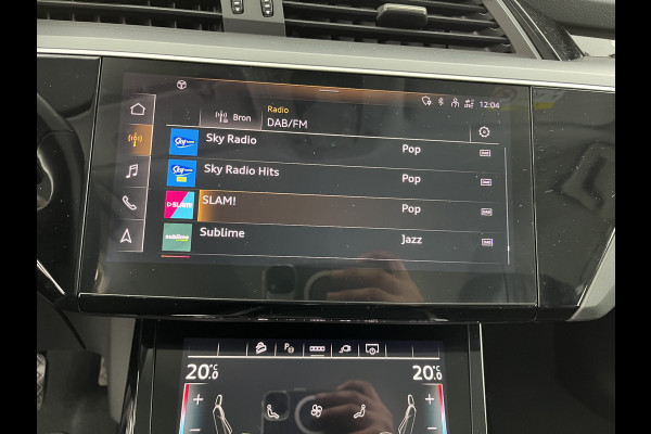 Audi e-tron 55 quattro Advanced edition Plus 95 kWh [3-Fase] {SOH-93%} (INCL-BTW) Aut.*LEATHER | ADAPTIVE-CRUISE | FULL-LED | DIGI-COCKPIT | KEYLESS | MEMORY-PACK | CAMERA | NAVI-FULLMAP | SHIFT-PADDLES | DAB+ | HEATED-COMFORTSEATS | DRIVE-SELECT | 20''AL