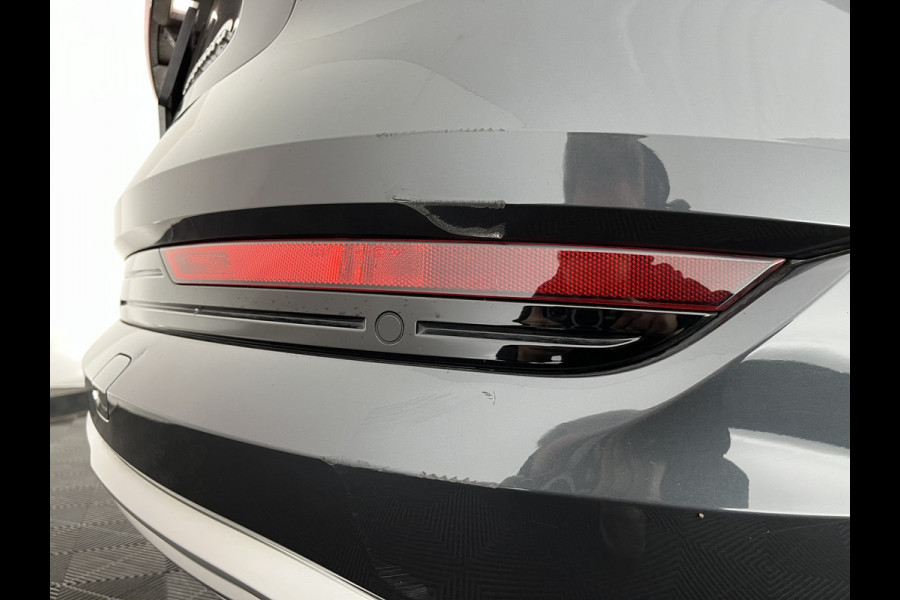 Audi e-tron 55 quattro Advanced edition Plus 95 kWh [3-Fase] {SOH-93%} (INCL-BTW) Aut.*LEATHER | ADAPTIVE-CRUISE | FULL-LED | DIGI-COCKPIT | KEYLESS | MEMORY-PACK | CAMERA | NAVI-FULLMAP | SHIFT-PADDLES | DAB+ | HEATED-COMFORTSEATS | DRIVE-SELECT | 20''AL