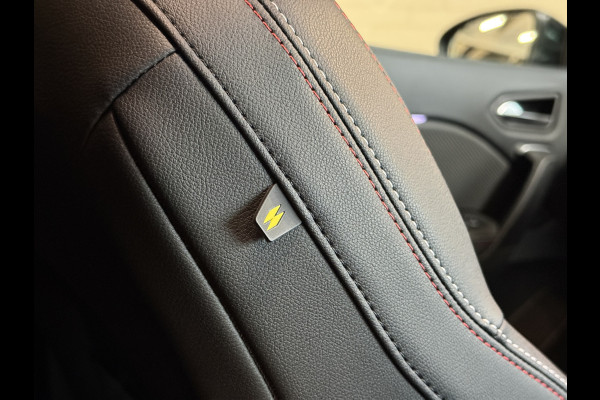 Renault Captur 1.3 TCe 140 R.S. Line | Groot Navi | ACC | Blindspot | Stoelverwarming | 18" |