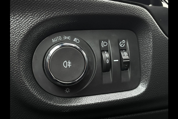 Opel Corsa 1.2 GS Line | Stoelverwarming | Parkeersensoren | Apple/Android CarPlay