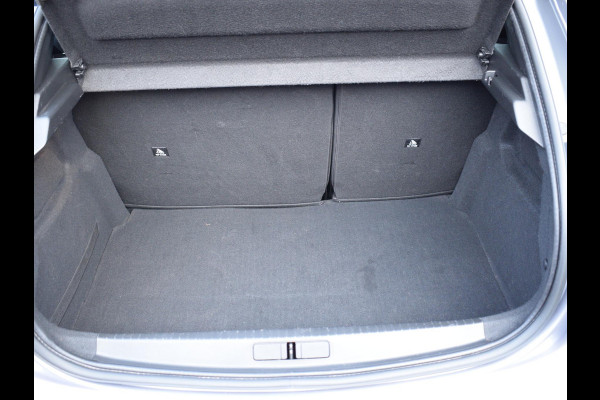 Peugeot e-208 EV GT Pack 50 kWh | adaptieve cruise control | camera + sensoren | navigatie