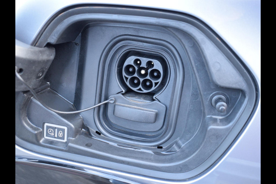 Peugeot e-208 EV GT Pack 50 kWh | adaptieve cruise control | camera + sensoren | navigatie