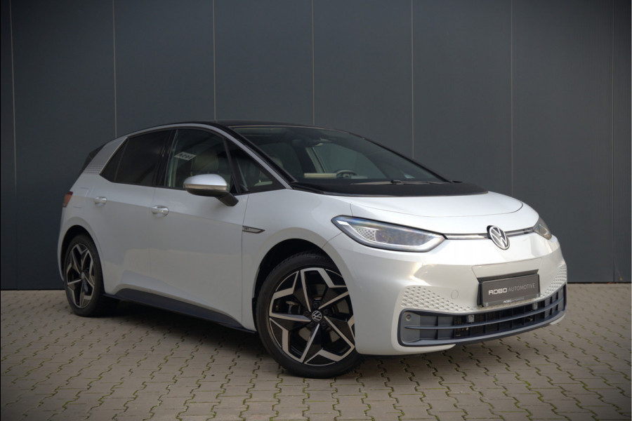Volkswagen ID.3 First Plus 58 kWh | Stoelverwarming | Stuurverwarming | Camera | Adaptive Cruise Control | Navigatie | Standkachel | Keyless | Parkeersensoren | LED | Apple Carplay | BTW |