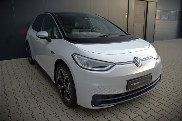 Volkswagen ID.3 First Plus 58 kWh | Stoelverwarming | Stuurverwarming | Camera | Adaptive Cruise Control | Navigatie | Standkachel | Keyless | Parkeersensoren | LED | Apple Carplay | BTW |
