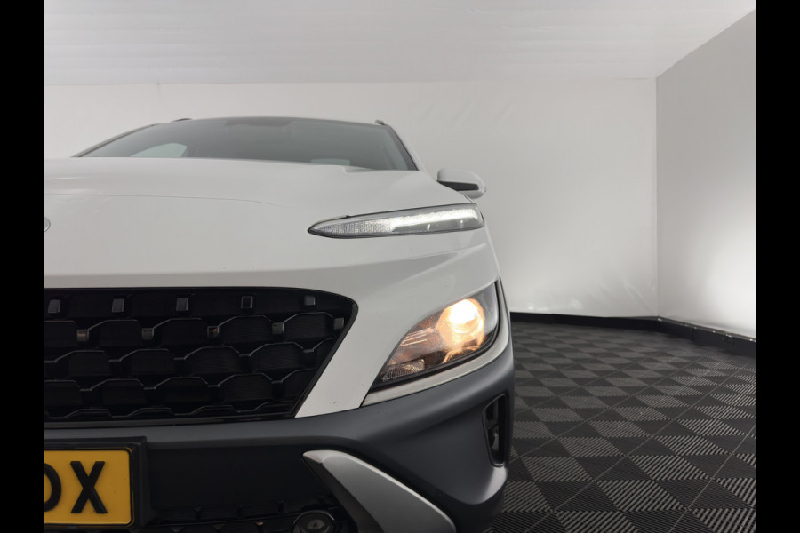 Hyundai Kona 1.6 GDI HEV Fashion (INCL-BTW) Aut. *NAVI-FULLMAP | DIGI-COCKPIT | FULL-LED | KEYLESS | CAMERA | HEAD-UP | SHIFT-PADDLES | DAB | COMFORT-SEATS | PRIVACY-GLASS | TOWBAR | 16 "ALU*