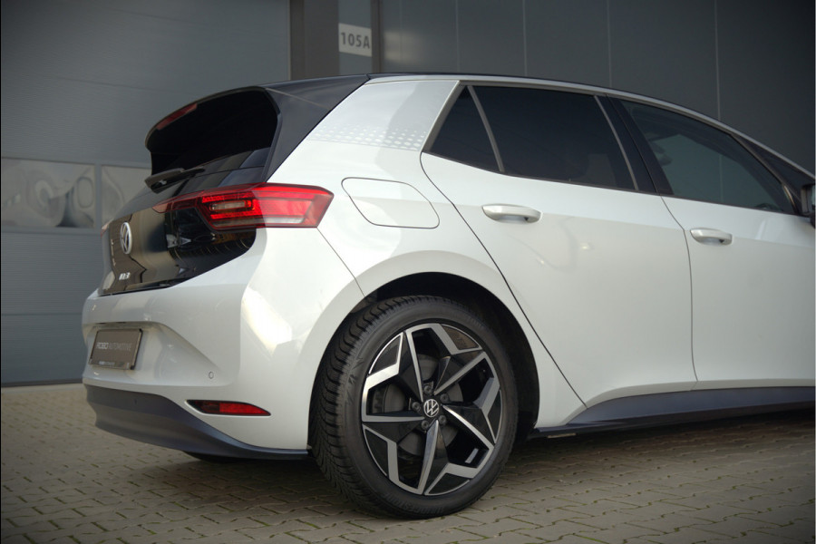 Volkswagen ID.3 First Plus 58 kWh | Stoelverwarming | Stuurverwarming | Camera | Adaptive Cruise Control | Navigatie | Standkachel | Keyless | Parkeersensoren | LED | Apple Carplay | BTW |